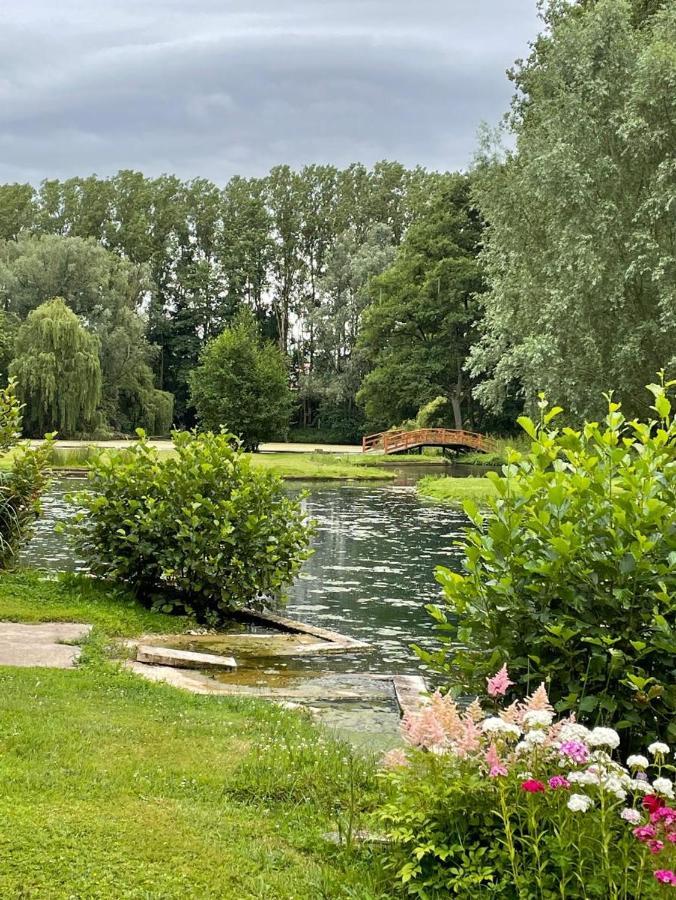 Adorable Maison D'Hotes Bordee D'Etangs Au Calme. Grandcourt  Exterior foto